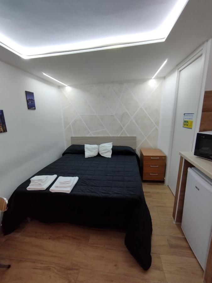 Casa Nina- Camera Ischia Apartment Наполи Екстериор снимка